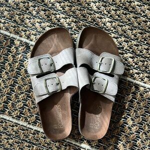 White Mountain Footbeds 2-strap sandal